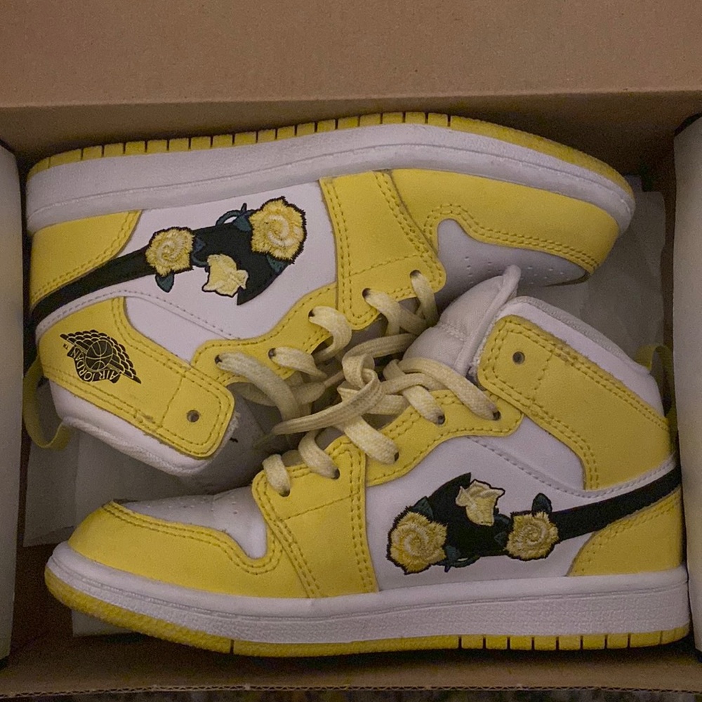 Jordan 1 mid